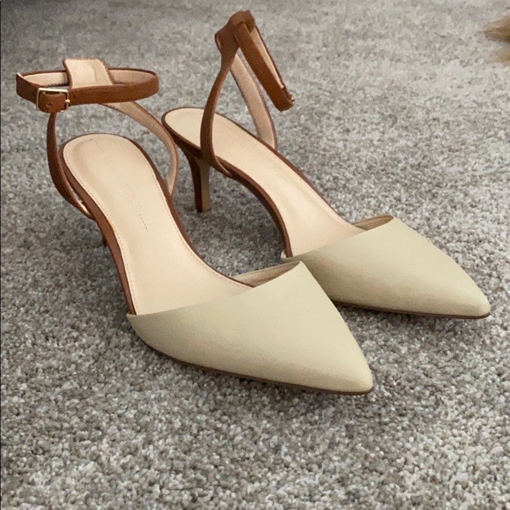 Banana Republic mid heels
